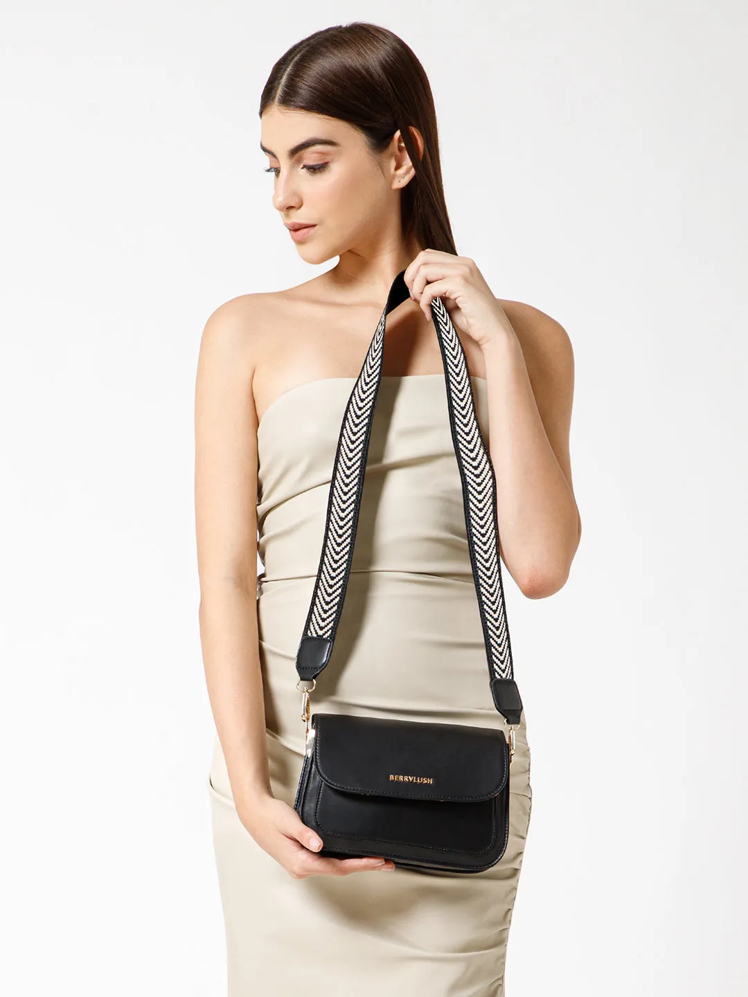 Berrylush Women Solid Black PU Detachable Sling Strap Arrow Striped Pattern Structured Regular Sling Bag