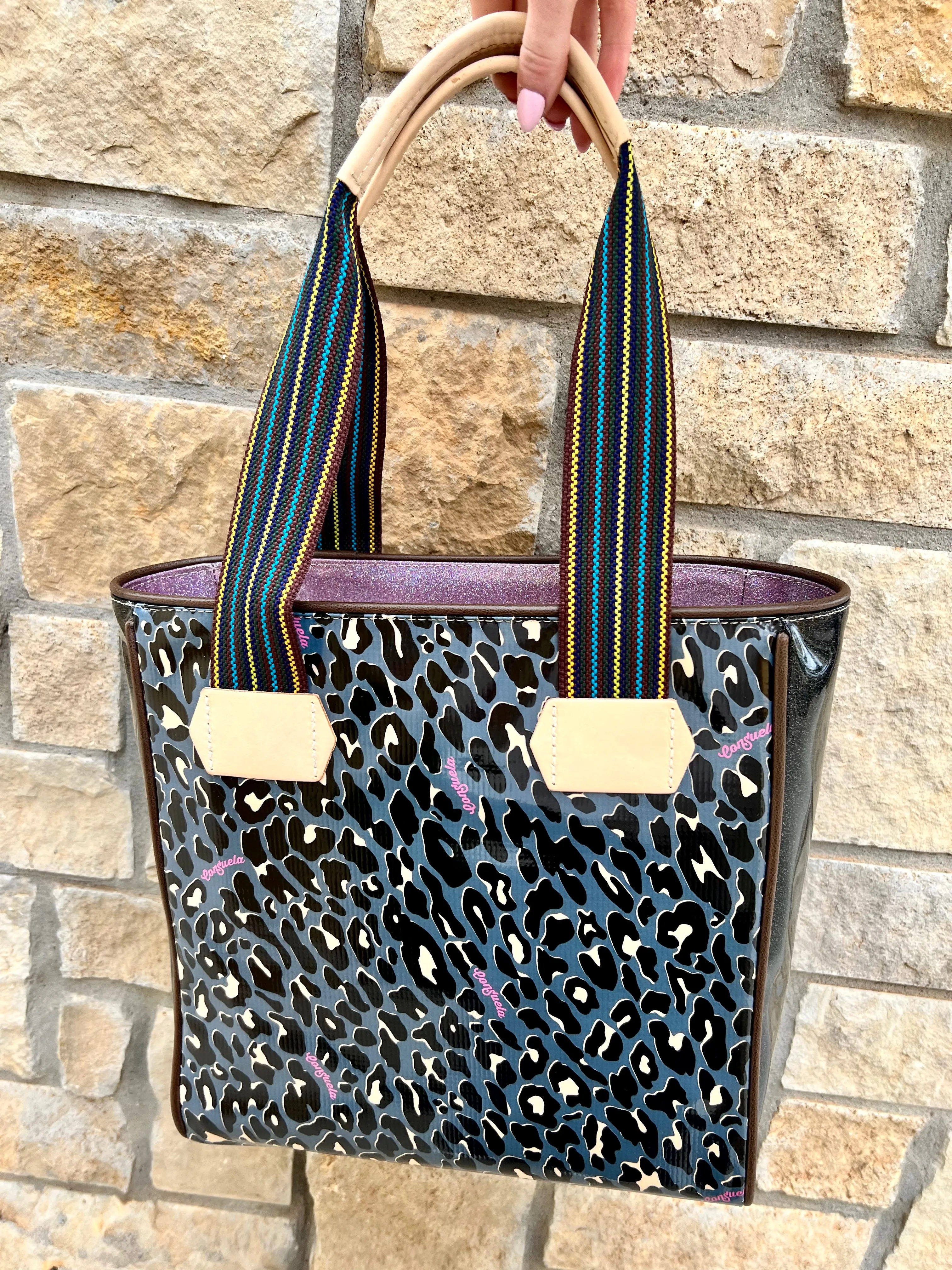 Classic Tote, Danni