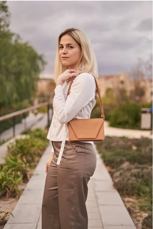 Hybrid Vegan Multifuncional Vegan Bag Camel