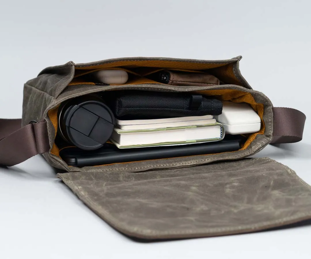 Shinjuku Messenger Bag